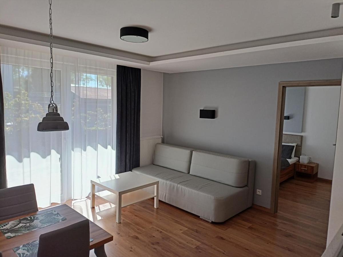 Marina Plaza Apartamenty ヤスタルニャ エクステリア 写真
