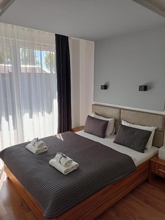 Marina Plaza Apartamenty ヤスタルニャ エクステリア 写真